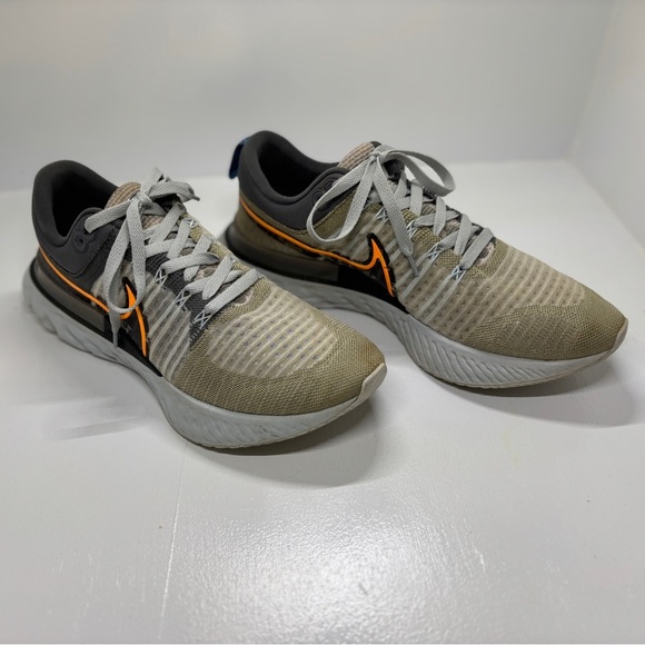 Men’s Nike React Infinity Run Flyknit 2 Light Bone/Sport Spice/Iron size 11 - Picture 2 of 10